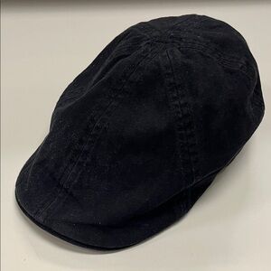 Levi's Black Cap size S/M